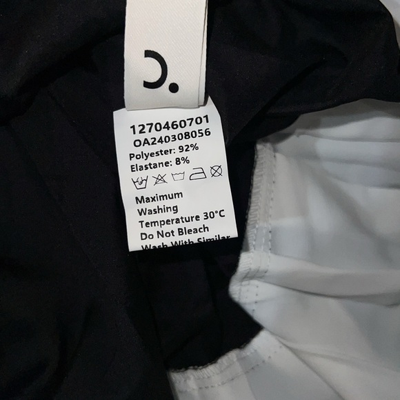 Commense Two-Tone Sleeveless Pleated Short Dress - Picture 11 of 12